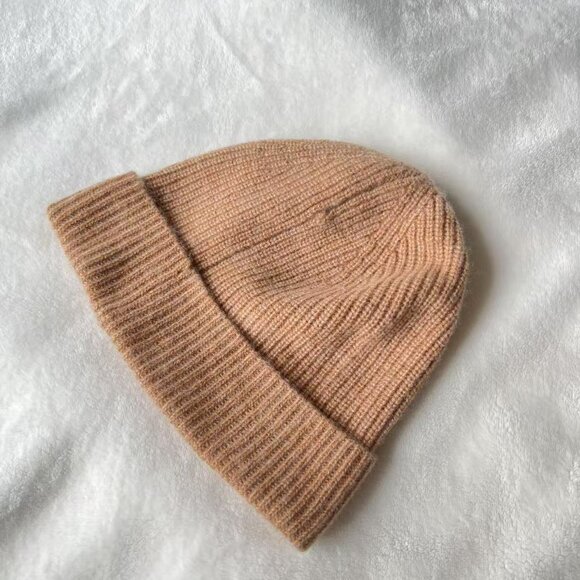 Aritzia Babaton Cashmere Rib Beanie - Picture 1 of 3